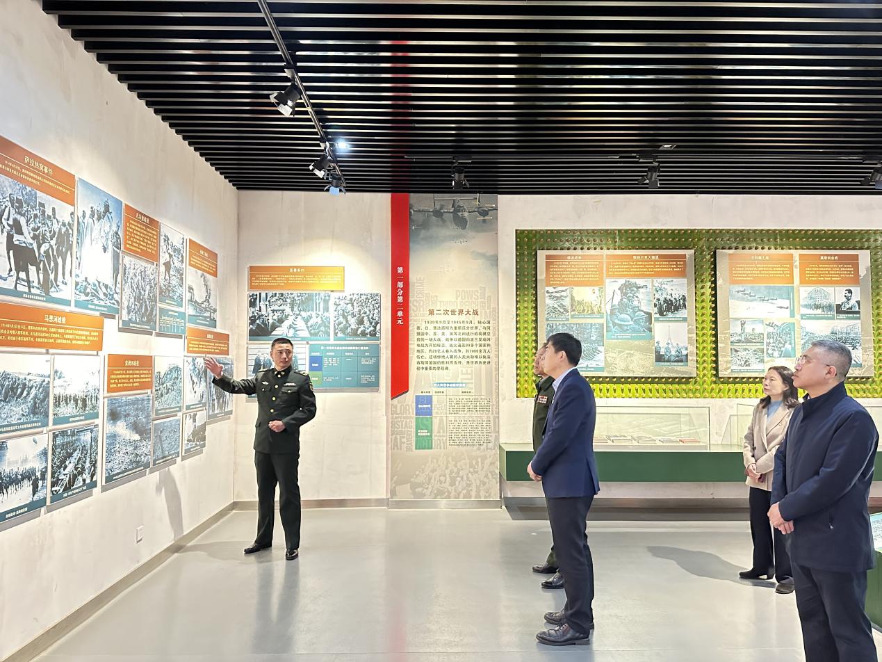 参观展馆